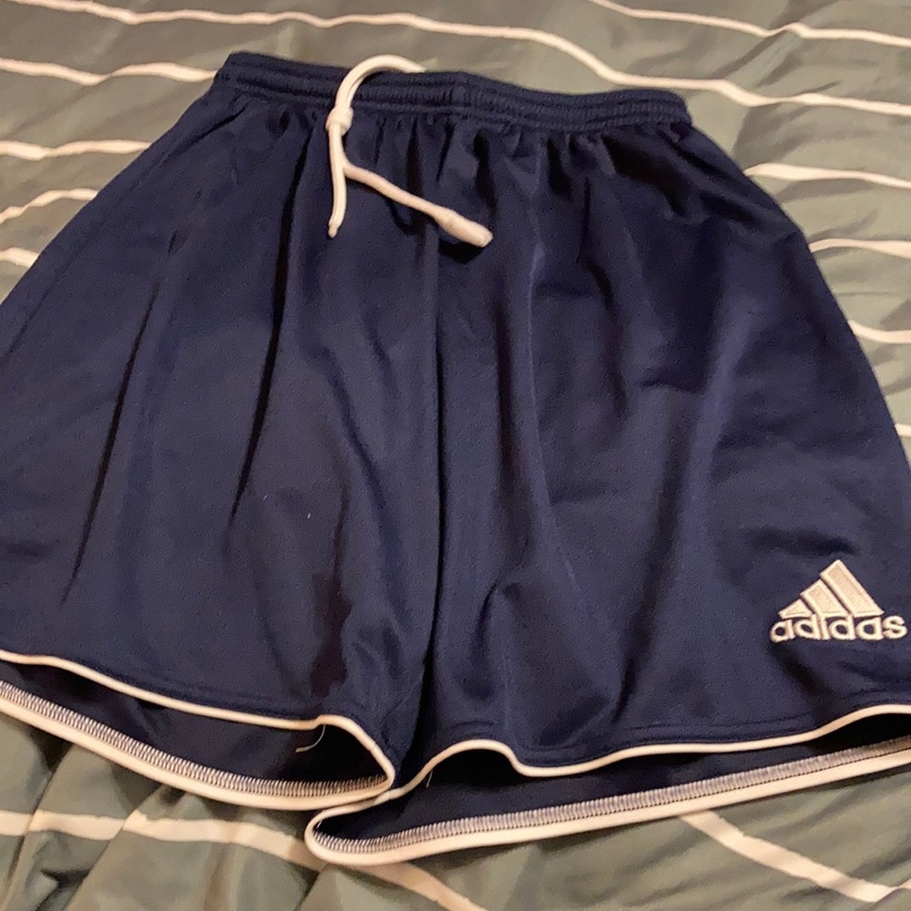 Youth med Adidas Climalite soccer shorts. Navy.